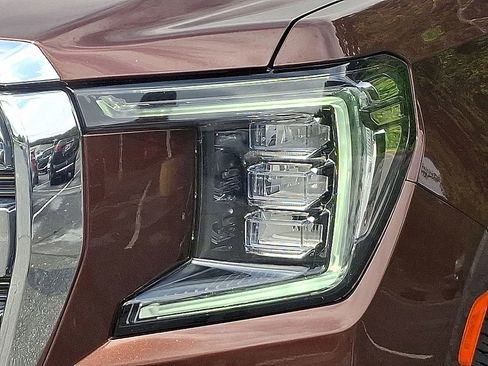 Used 2023 GMC Yukon SLT image 9