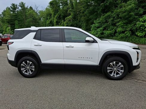 Used 2026 Chevrolet Equinox LT w/ Convenience Package II FWD image 8