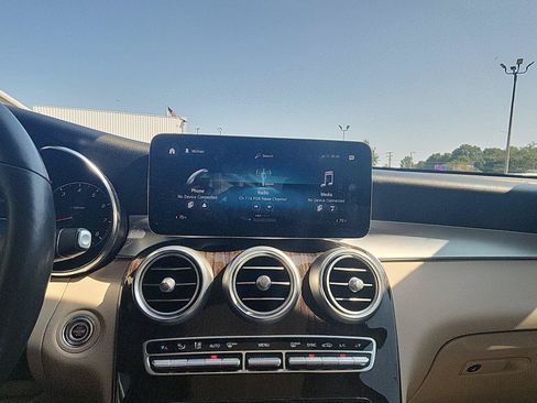 Used 2020 Mercedes-Benz GLC 300 4MATIC image 14