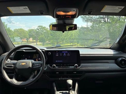 Used 2024 Chevrolet Colorado W/T image 27