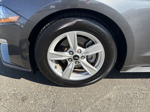 Used 2020 Ford Mustang Coupe RWD image 9