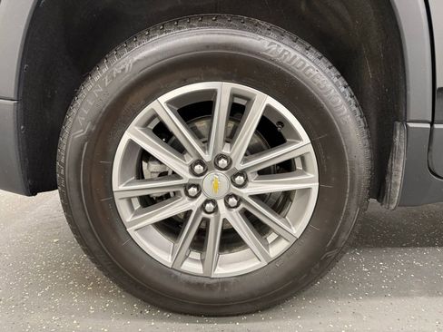 Used 2024 Chevrolet Traverse LT w/ LPO, Floor Liner Package AWD/4WD image 20