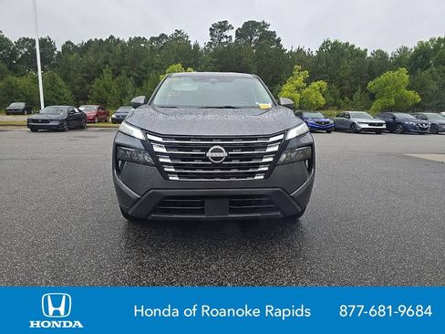 Used 2024 Nissan Rogue SV FWD image 8