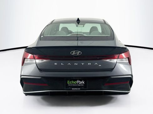 Used 2025 Hyundai Elantra Sport FWD image 7