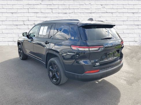 Used 2023 Jeep Grand Cherokee L Altitude image 3