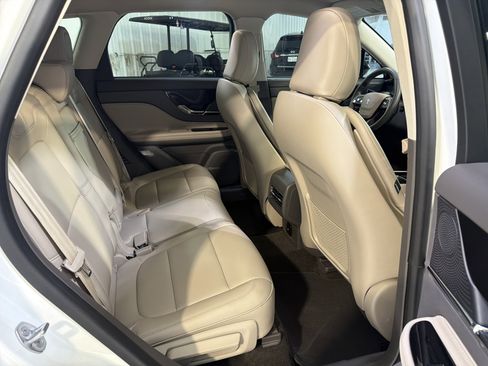 Used 2023 Lincoln Corsair FWD image 11
