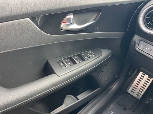 Used 2024 Kia Forte GT-Line w/ GT-Line Premium Package image 19