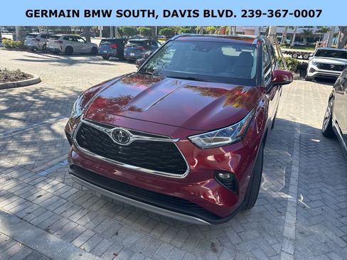 Used 2021 Toyota Highlander Platinum image 4