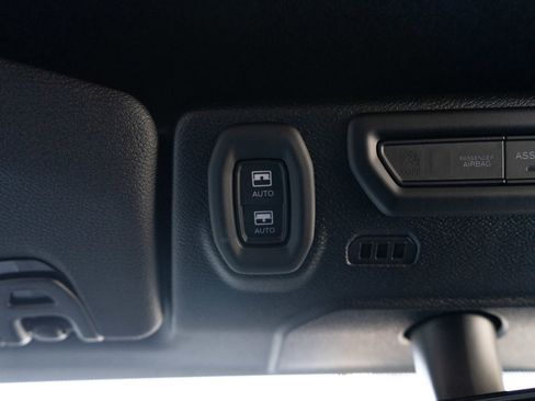 Used 2023 Jeep Wrangler Unlimited Sahara image 24