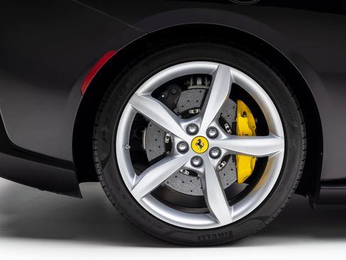 Used 2020 Ferrari Portofino RWD image 15