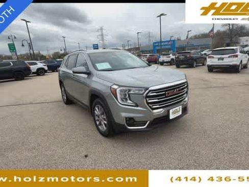 Certified 2024 GMC Terrain SLT AWD/4WD image 2