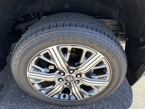 Used 2025 Toyota Sequoia Capstone image 33