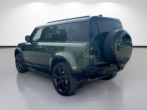 New 2026 Land Rover Defender 110 X-Dynamic SE AWD/4WD image 3