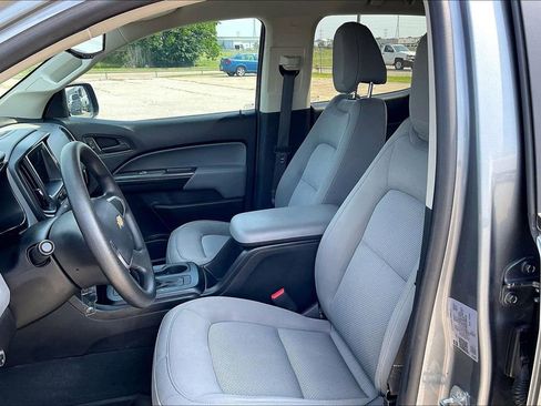 Used 2022 Chevrolet Colorado W/T w/ Custom Special Edition RWD image 18