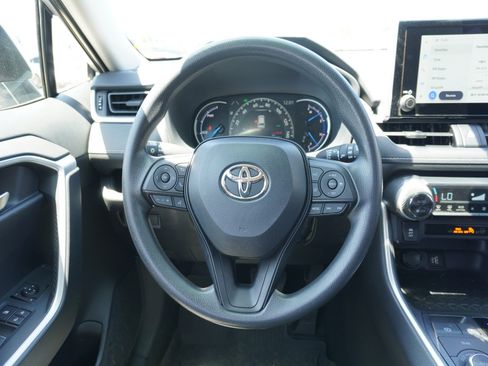 Used 2025 Toyota RAV4 XLE AWD/4WD image 15