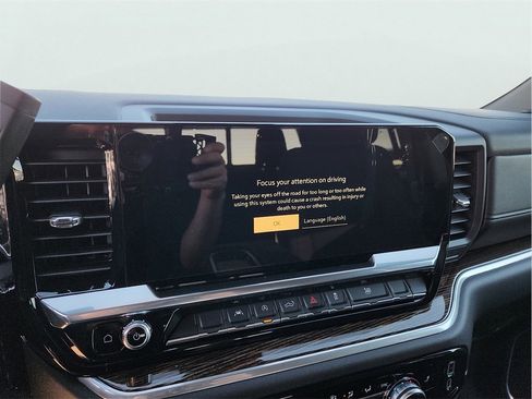 New 2026 GMC Sierra 1500 SLE w/ Preferred Package image 24