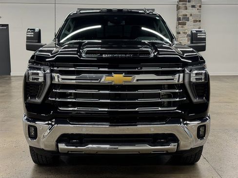 Used 2024 Chevrolet Silverado 3500 LTZ w/ LTZ Convenience Package image 2