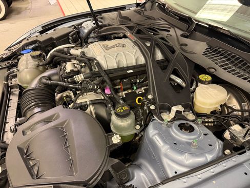 Used 2022 Ford Mustang Shelby GT500 w/ Technology Package RWD image 13