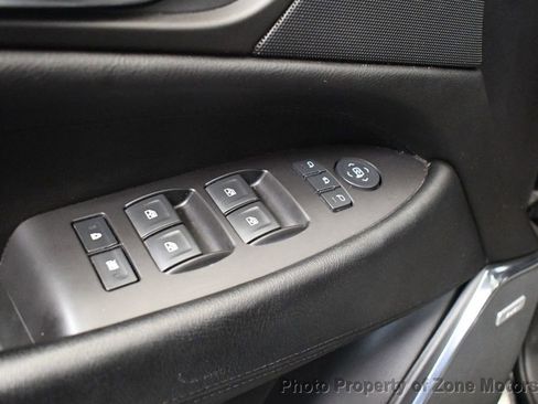 Used 2015 Cadillac Escalade Premium image 32