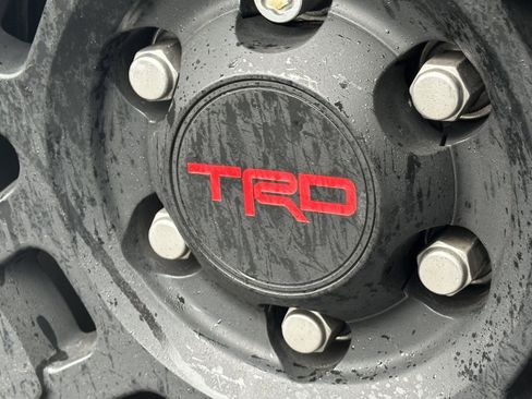 Used 2021 Toyota 4Runner Venture w/ Moonroof Package image 10