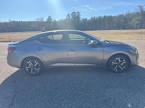Used 2024 Nissan Sentra SV image 7