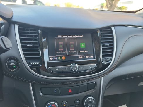 Certified 2022 Chevrolet Trax LT w/ LT Convenience Package image 24