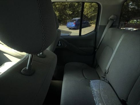 Used 2009 Nissan Frontier SE w/ SE Value Truck Pkg RWD image 10
