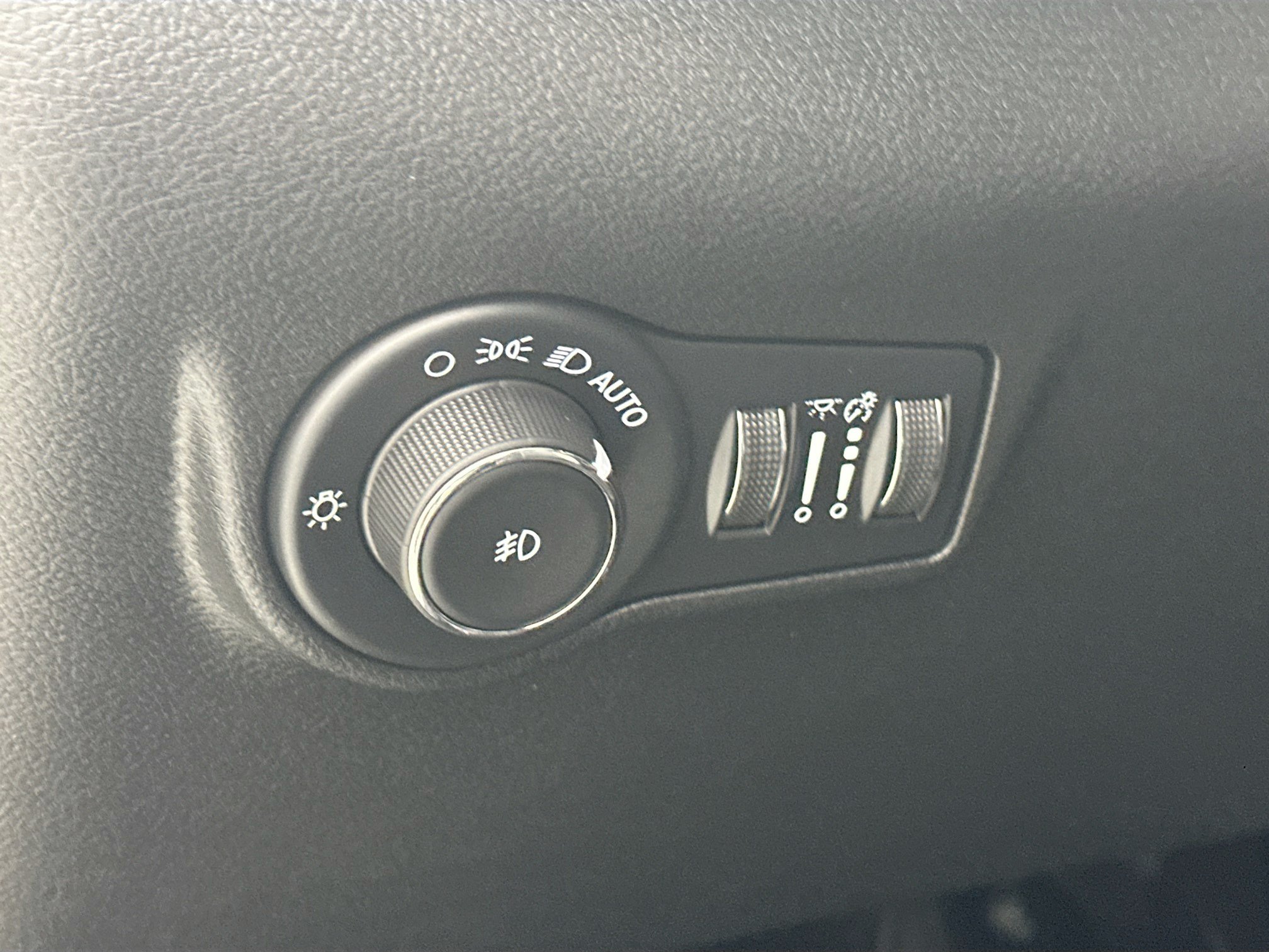 Used 2023 Jeep Compass Limited w/ Elite Group AWD/4WD image 10