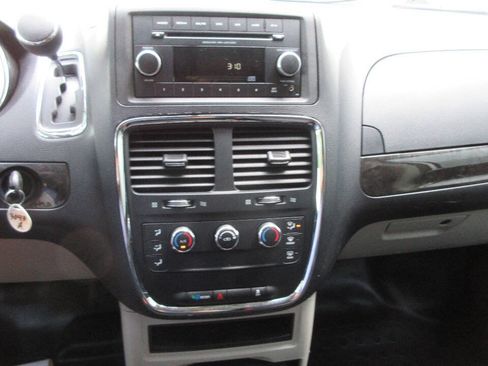 Used 2014 RAM C/V Tradesman FWD image 30