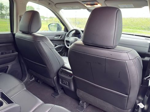Used 2026 Nissan Pathfinder SL AWD/4WD image 32