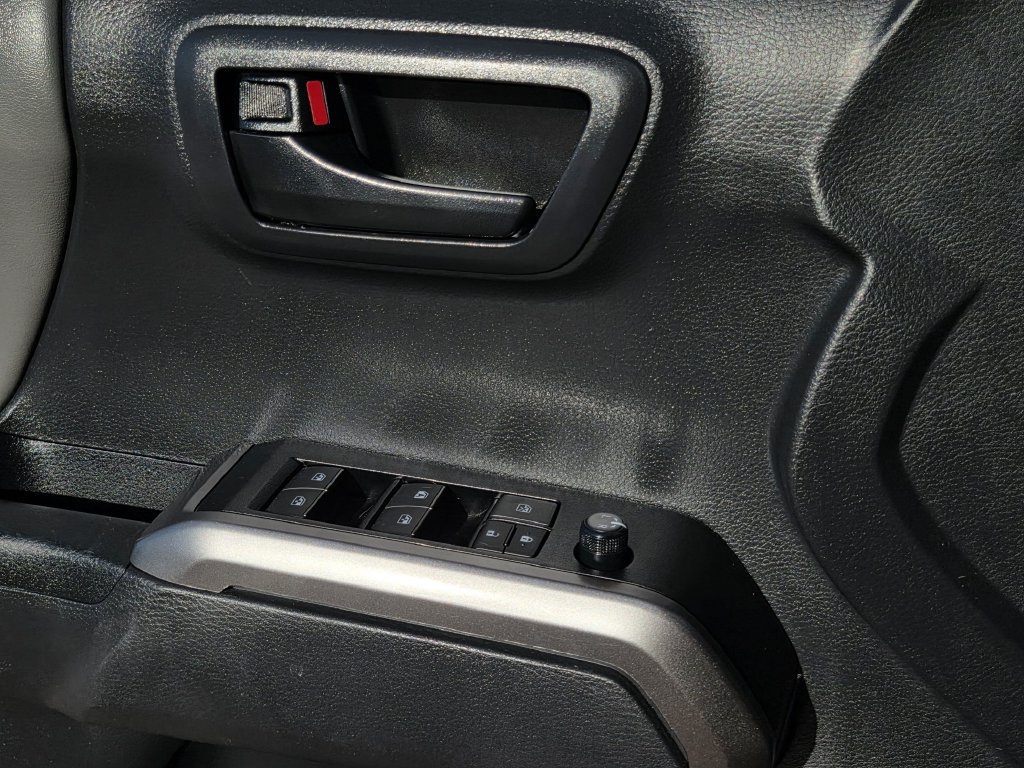 Used 2022 Toyota Tacoma SR5 RWD image 16