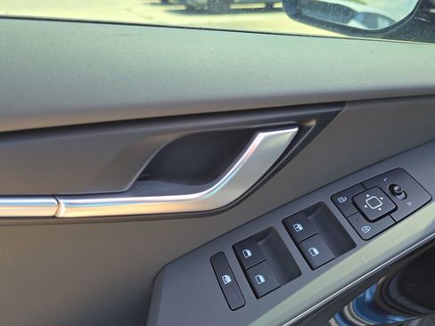 New 2026 Kia Niro Wind FWD image 19