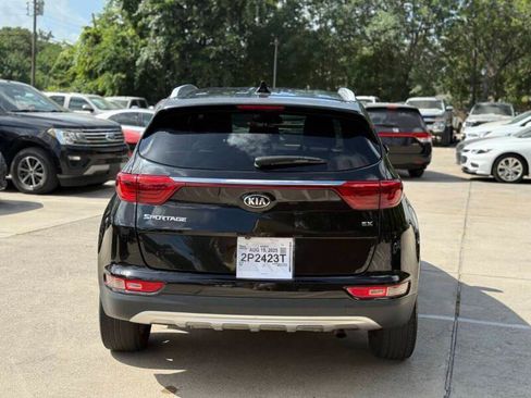 Used 2018 Kia Sportage EX w/ EX Sport Appearance Package AWD/4WD image 4