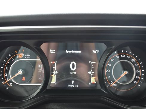 Used 2025 Jeep Wrangler Unlimited Rubicon AWD/4WD image 15