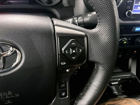 Used 2023 Toyota Tacoma TRD Sport w/ Technology Package AWD/4WD image 25