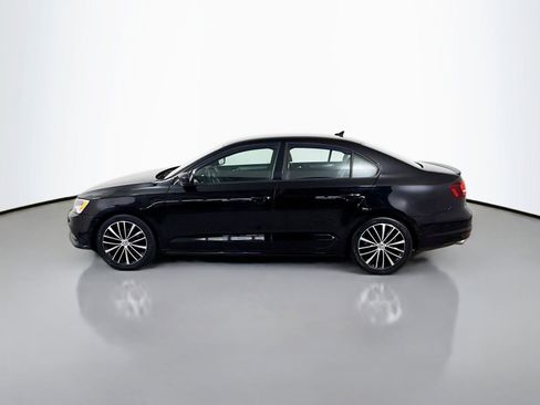 Used 2016 Volkswagen Jetta Sport FWD image 2