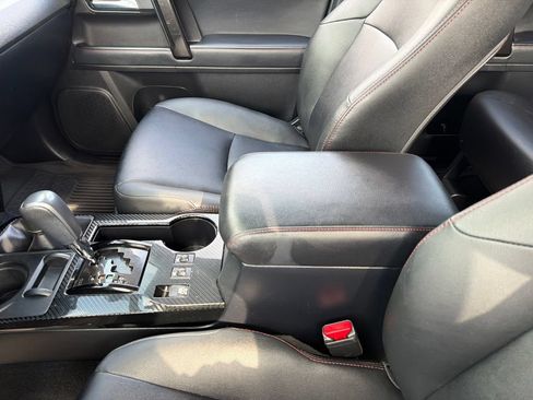 Used 2021 Toyota 4Runner Venture w/ Moonroof Package AWD/4WD image 13