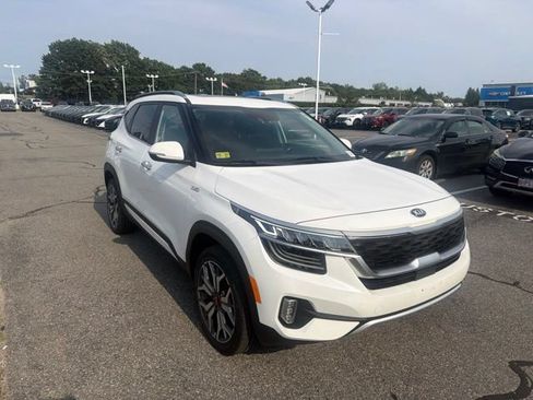 Used 2021 Kia Seltos SX w/ SX Sunroof Package AWD/4WD image 3