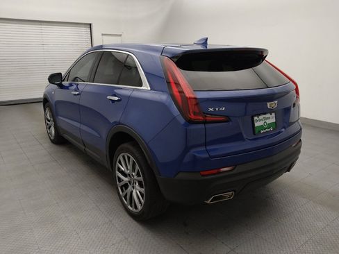 Used 2021 Cadillac XT4 Luxury w/ Cold Weather Package FWD image 5