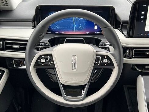 New 2026 Lincoln Aviator AWD image 31