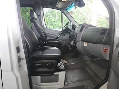 Used 2016 Mercedes-Benz Sprinter 2500 image 7