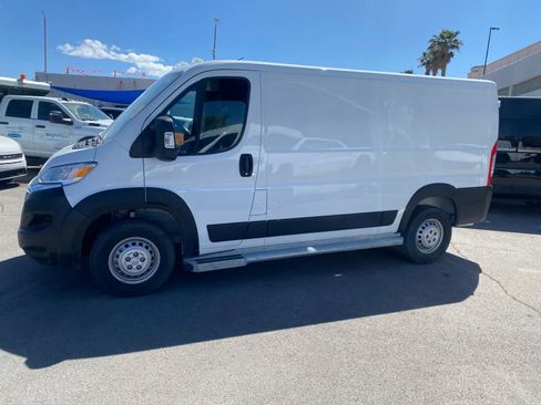 Used 2025 RAM ProMaster 2500 w/ U-Haul Equipment Group FWD image 10