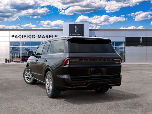 New 2027 Lincoln Navigator Reserve AWD/4WD image 8