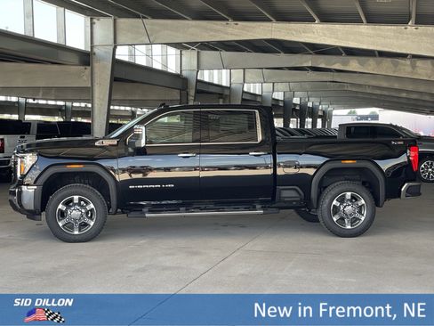 New 2025 GMC Sierra 2500 SLT w/ SLT Premium Package image 19