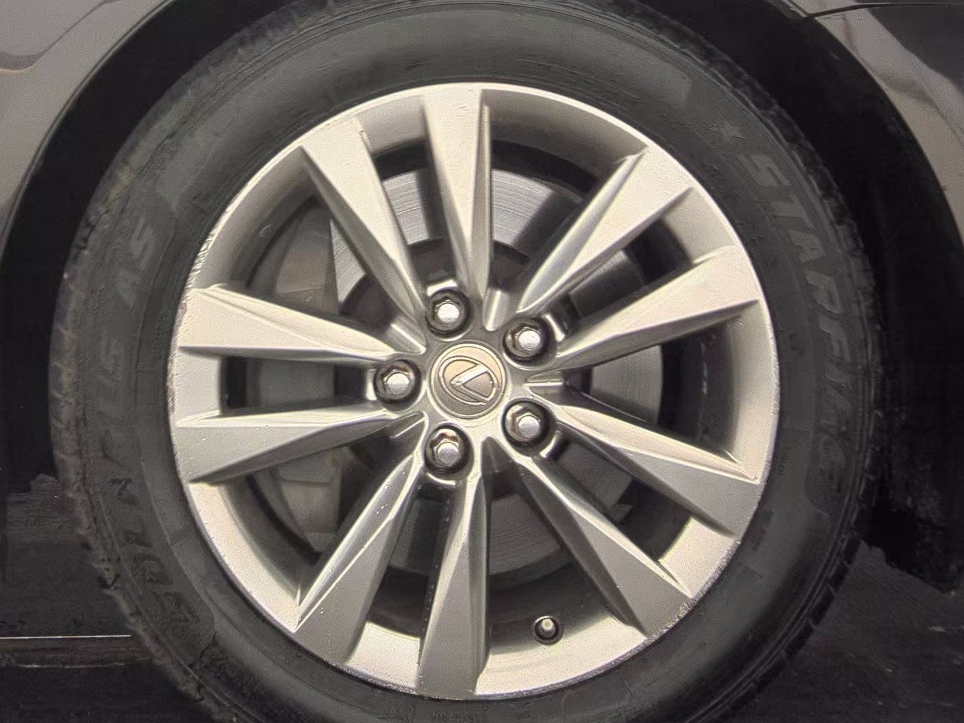 Used 2016 Lexus LS 460 AWD w/ Comfort Package image 8