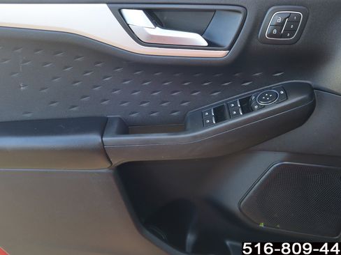 Used 2020 Ford Escape SEL image 12