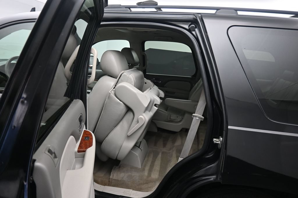 Used 2012 GMC Yukon SLT w/ SLT-2 Equipment Package RWD image 32