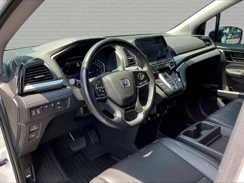Used 2023 Honda Odyssey Touring image 16