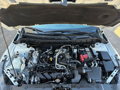 Used 2025 Nissan Altima 2.5 SV image 32