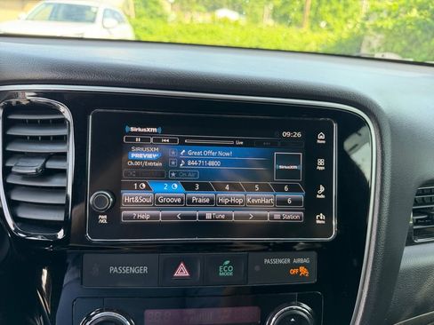 Used 2018 Mitsubishi Outlander LE AWD/4WD image 17